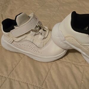 NIKE JORDAN  INFANT SHOES  UNISES.